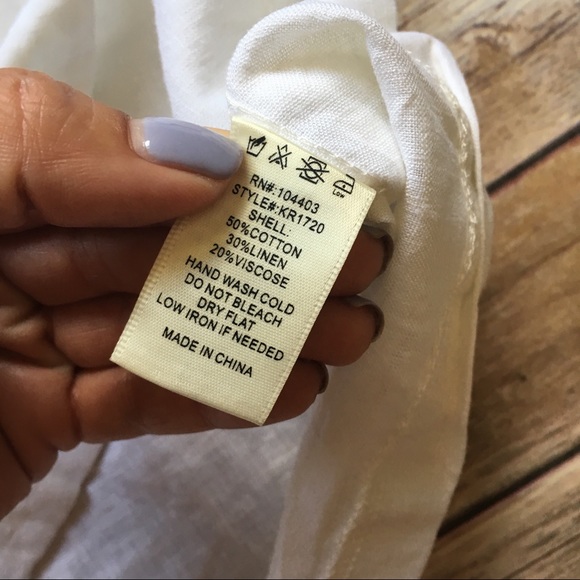 JOA Los Angeles cold shoulder top - Picture 5 of 8